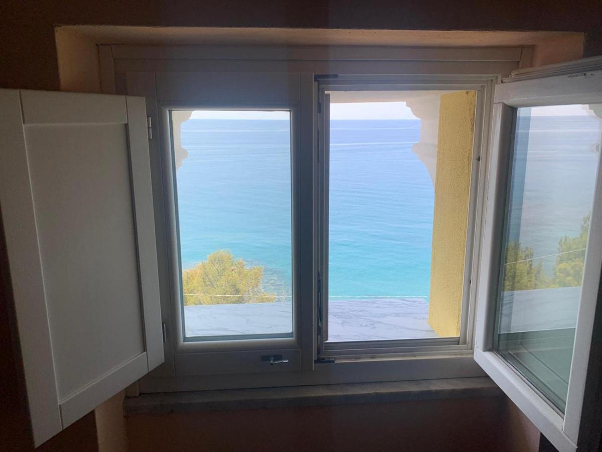 Appartamento La terrazza nel blu Imperia Esterno foto