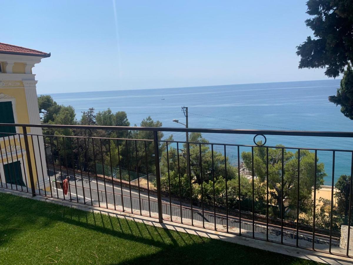 Appartamento La terrazza nel blu Imperia Esterno foto