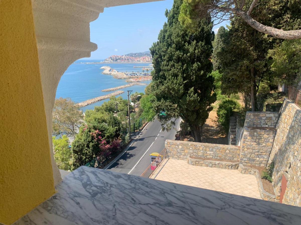 Appartamento La terrazza nel blu Imperia Esterno foto
